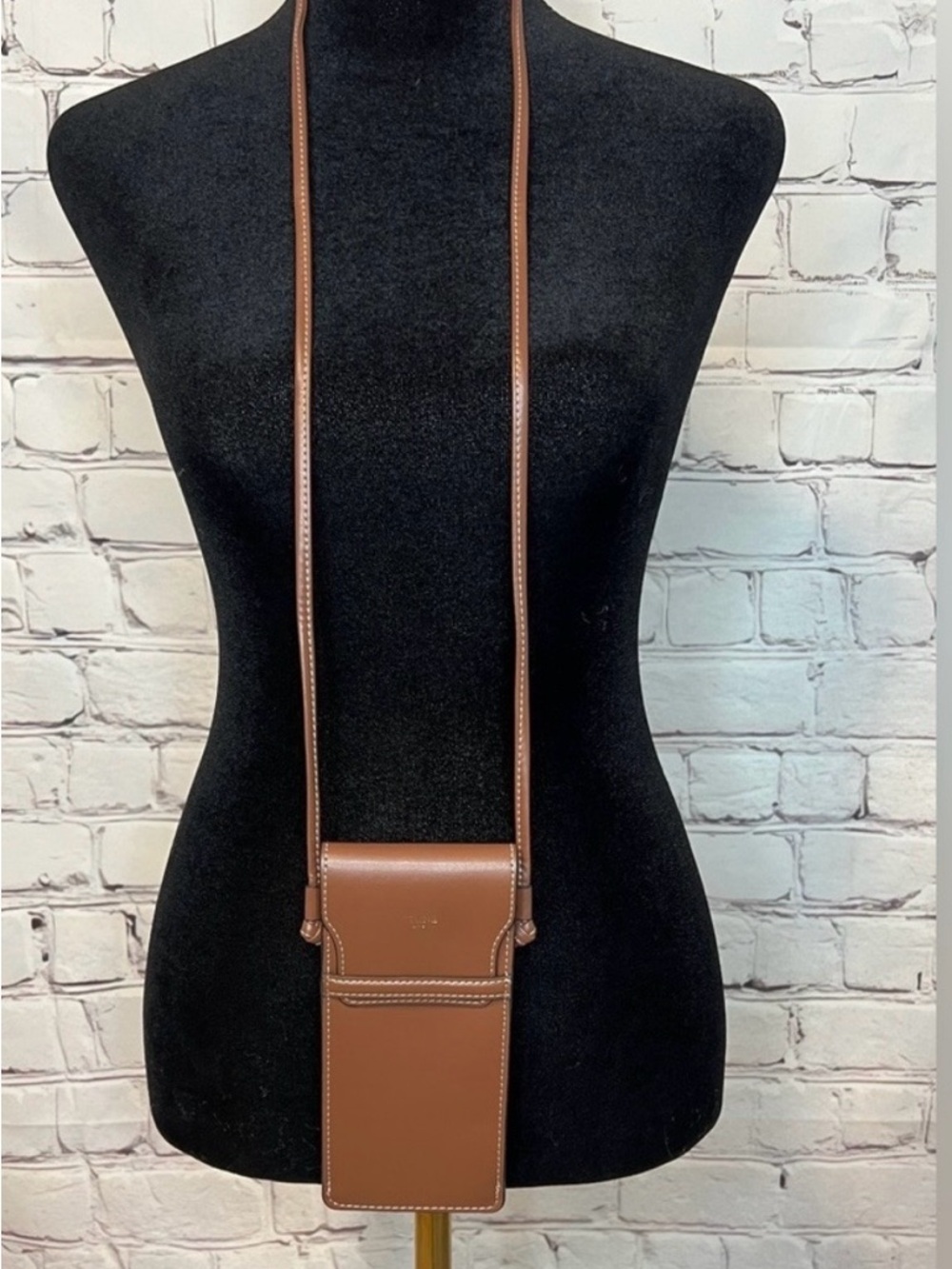 CELINE PARIS CELL PHONE
HOLDER EYE GLASS CASE
CROSSBODY